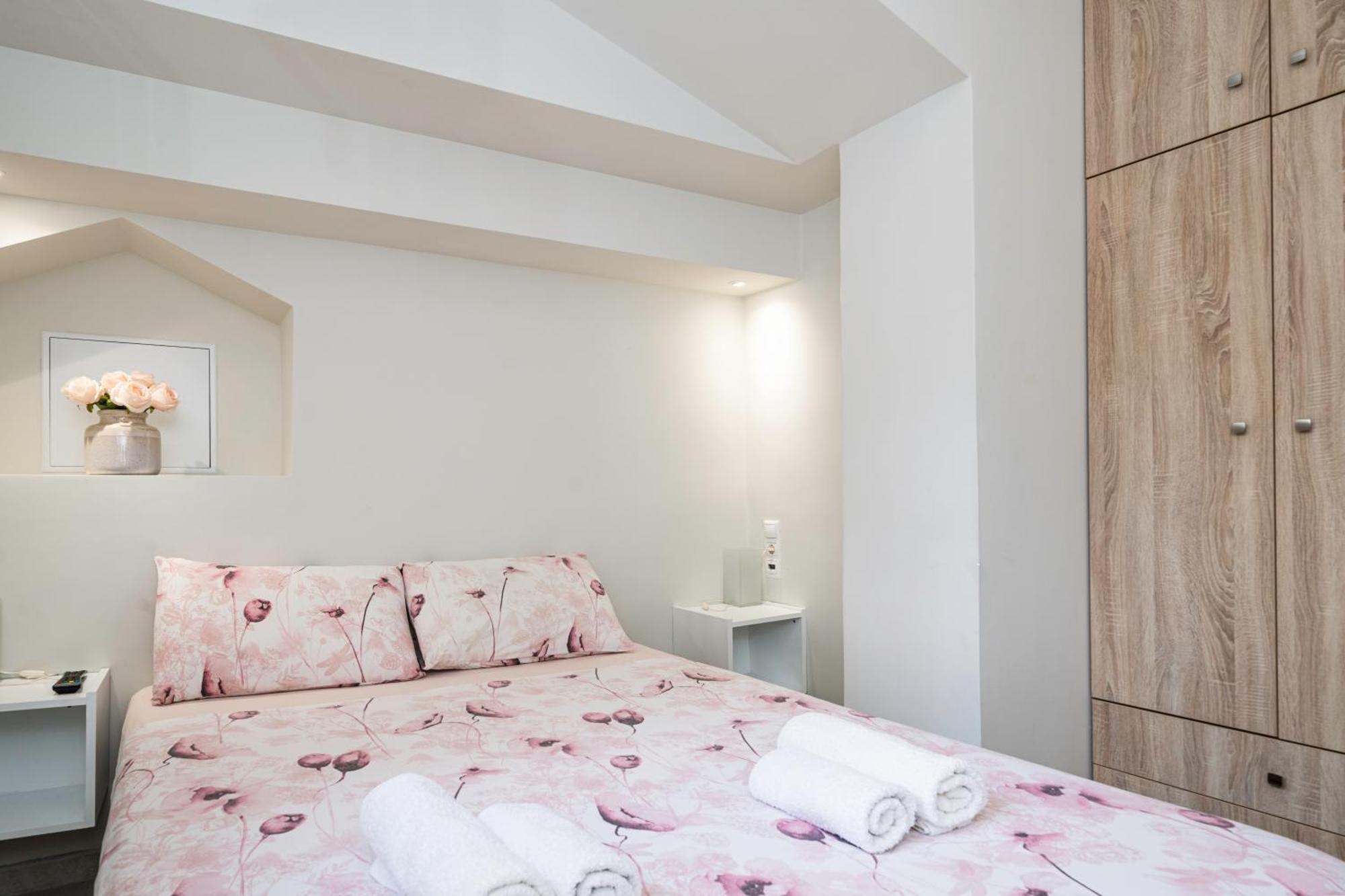 Neon Apartment, Modern, High Quality, Central Apt, Heraklion City Exteriör bild